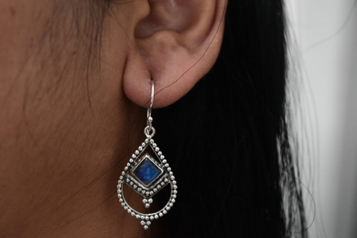R.Moonstone Earring .925 Sterling Silver