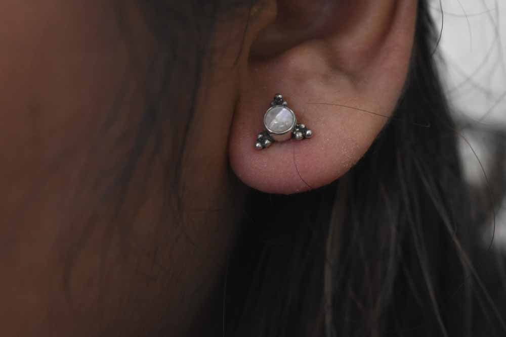 R.Moonstone Earring .925 Sterling Silver